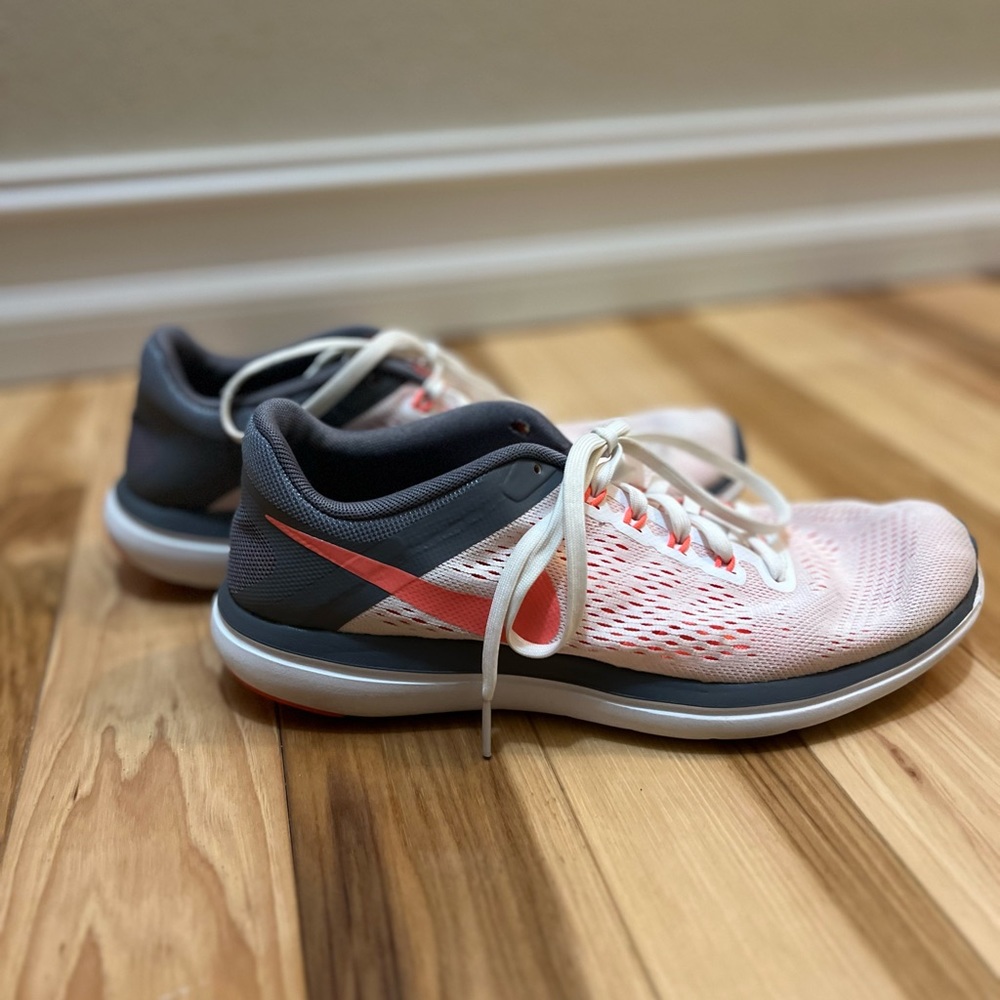 Women’s White Nike Tennis Shoes: Size 9.5